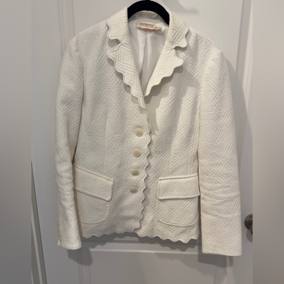 Tory Burch White Scalloped Bailey Blazer. Size 4